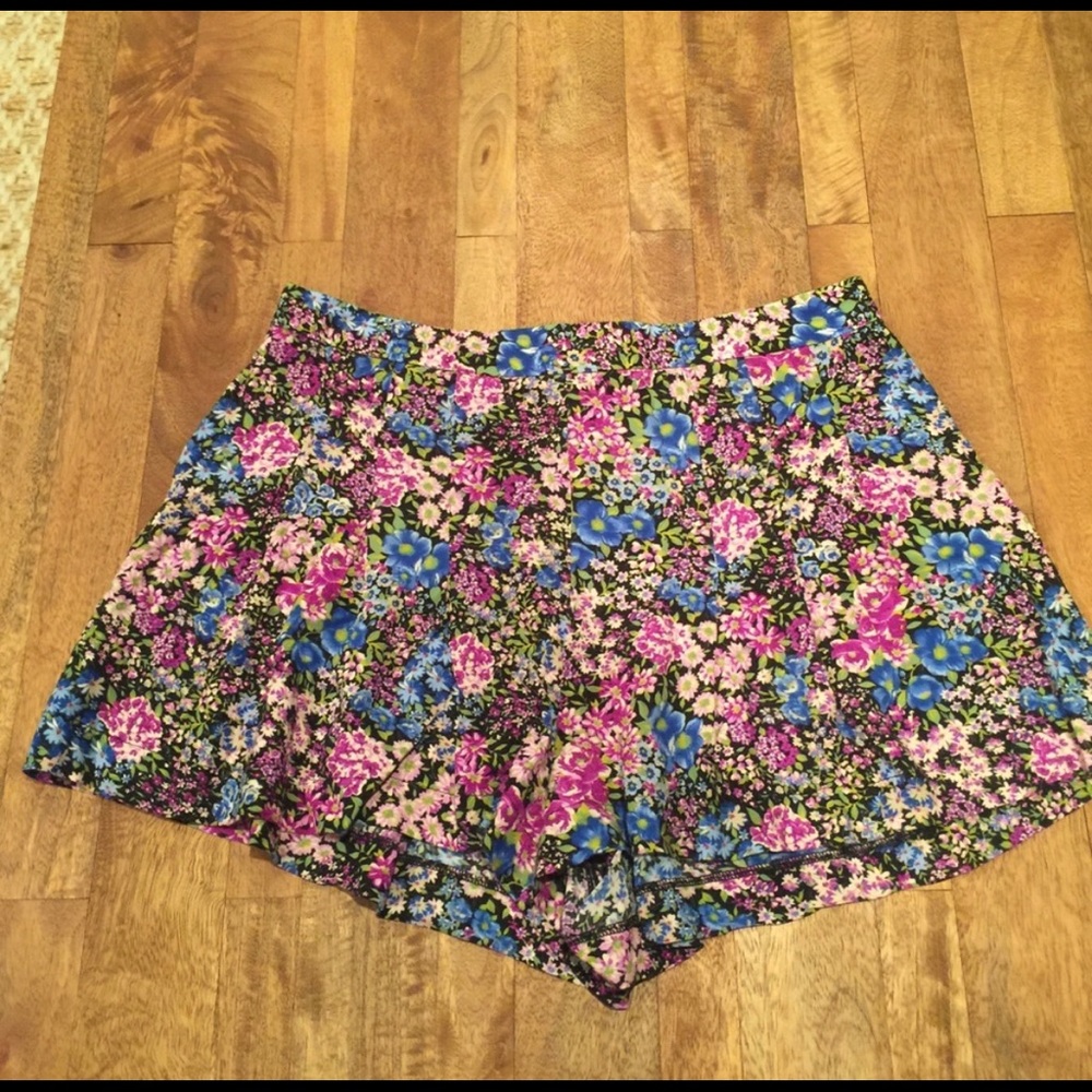 Forever 21 floral shorts